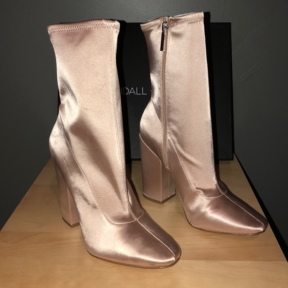 Kendall & Kylie Hailey satin boot